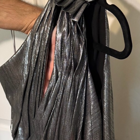 RETROFÊTE Andrea Belted One-Shoulder Metallic Maxi Dress Medium - Picture 5 of 6